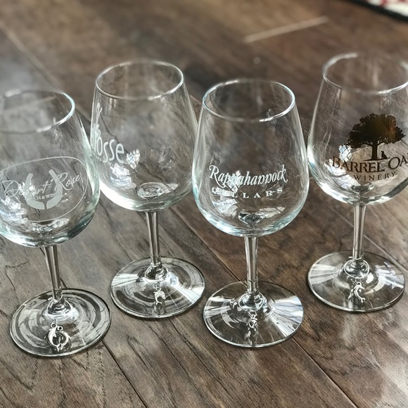 Dolphin wine glass charms- 4-pc set - Picture 7 of 7